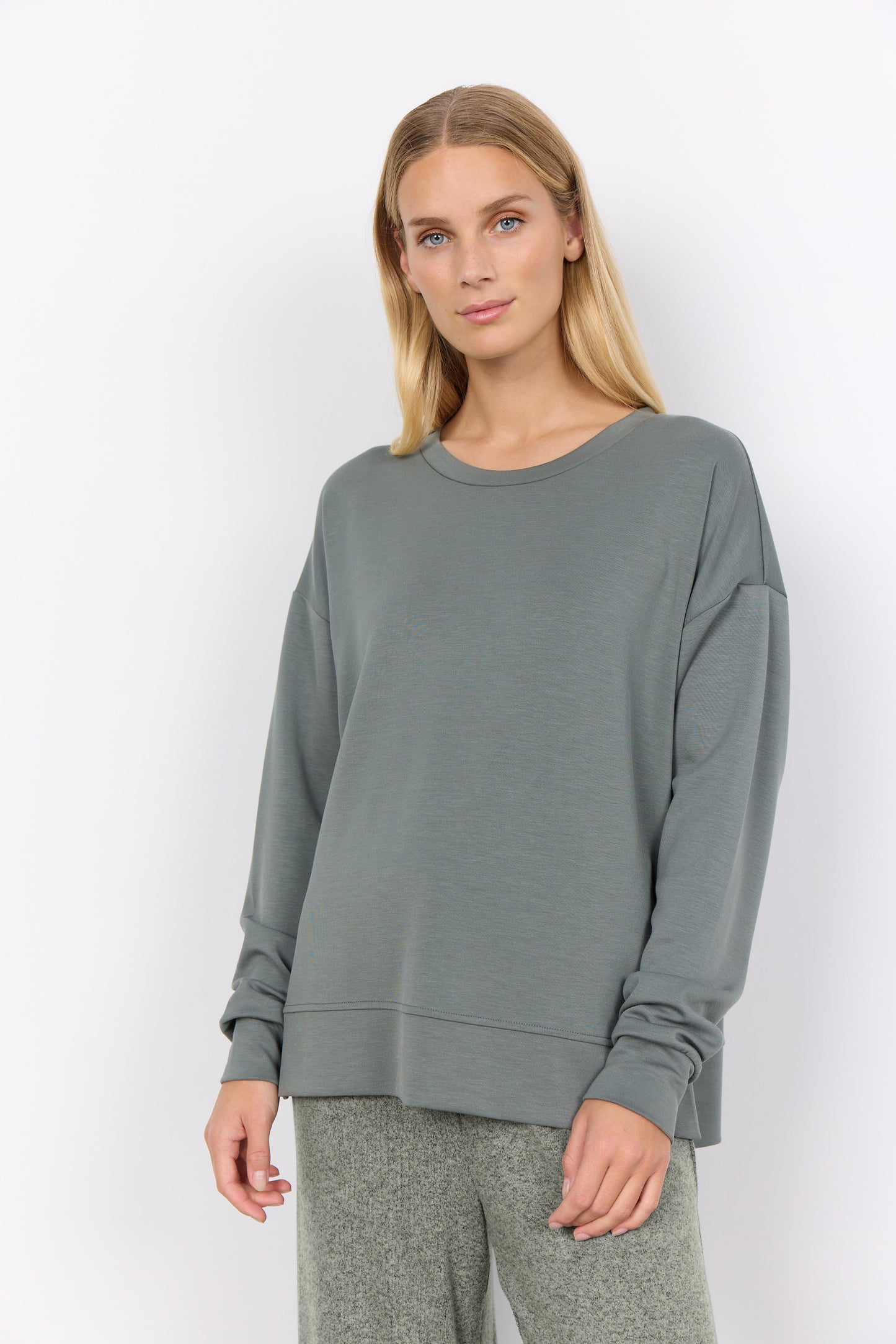 Banu Soft Crewneck Sweatshirt