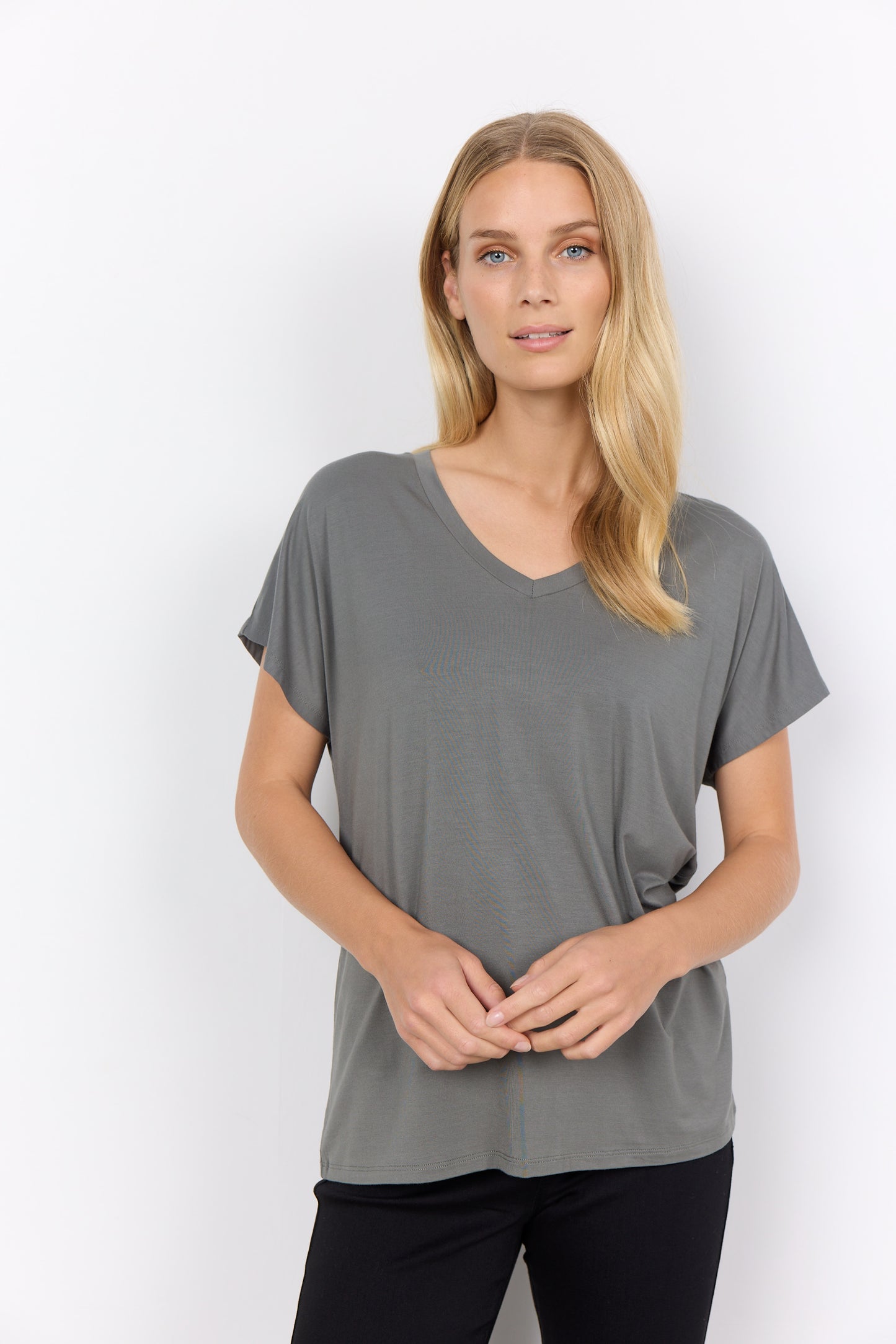 Marica V-Neck Basic T-Shirt